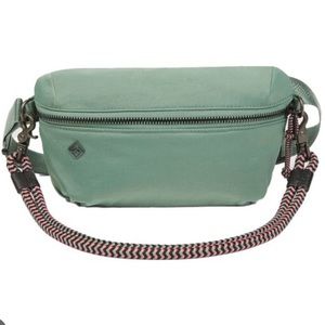 Kamana Belt Bag Shoulder Sport Wallet